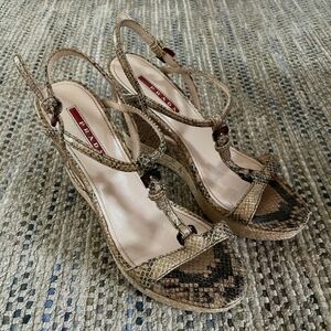 Prada Linea Rossas Strappy Python Snakeskin Wedges Womens size 8